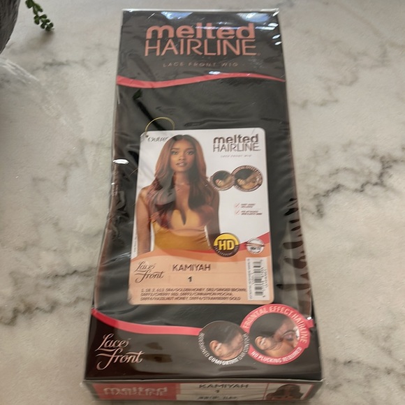 Outre Melted Hairline, “Kamiyah” Synthetic Lace Front Wig - Picture 2 of 3